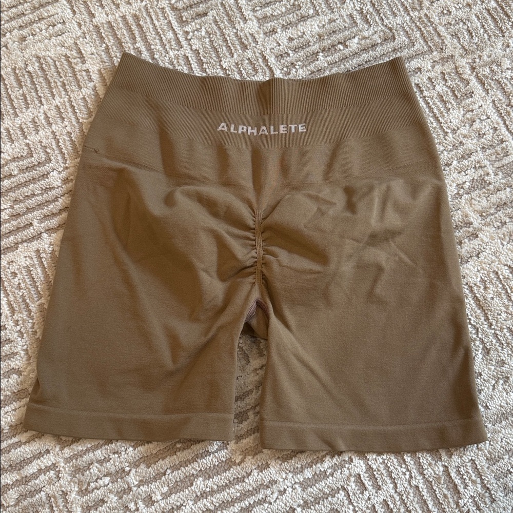 Alphalete Ampligy Tan Scrunch Athletic Workout Biker Shorts